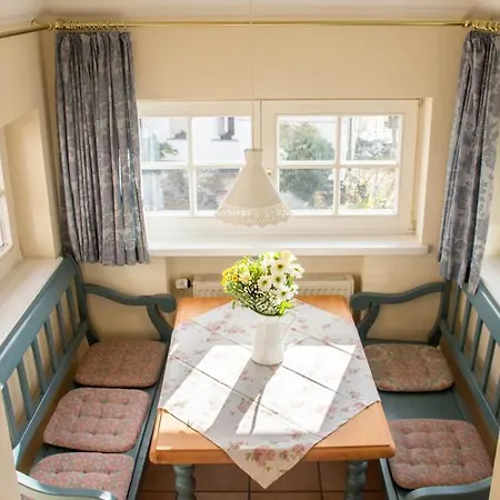 Schloesschen Im Weinberg מיירסבורג